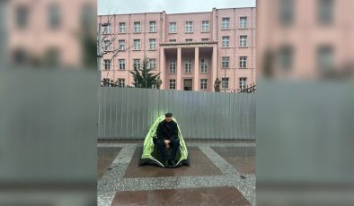 Mahmut Tanal’a, Polis Ablukası…