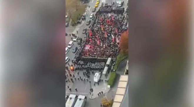 TRT’ye Yürüyen CHP İstanbul Örgütüne Polis Ablukası…