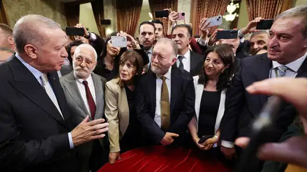 DEM Parti’de Yeni Anayasaya Yeşil Işık…