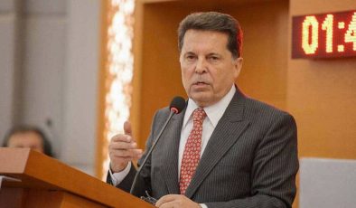 Ahmet Özer’e takipsizlik kararı
