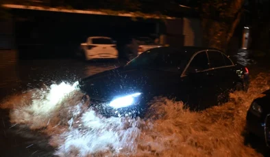 İstanbul, Güne Sağanakla Uyandı…