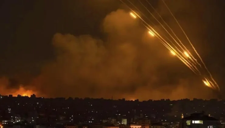 İran, İsrail’e Füze Yağdırdı…