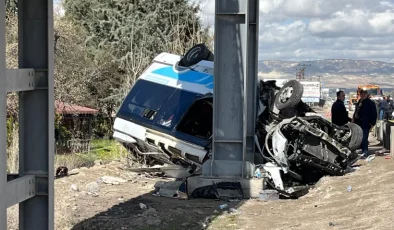 Ankara’da Üst Geçide Çarpan Halk Otobüsünde Çok Sayıda Ölü ve Yaralı Var…